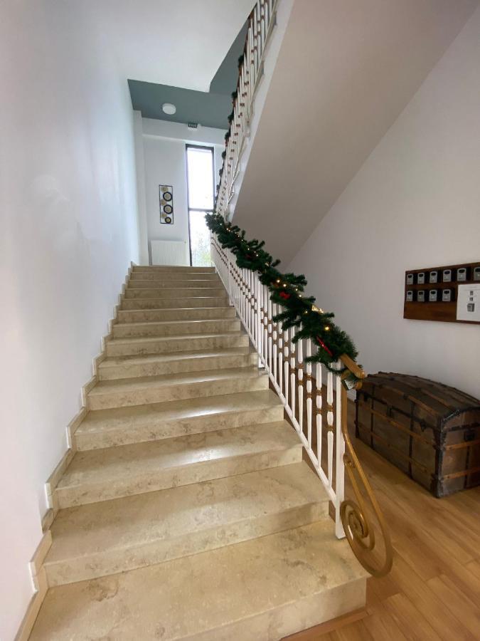 Voluntari Bliss Inn Tunari מראה חיצוני תמונה