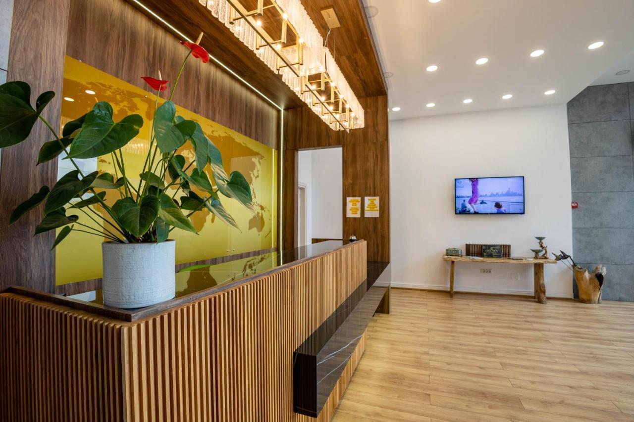 Voluntari Bliss Inn Tunari מראה חיצוני תמונה